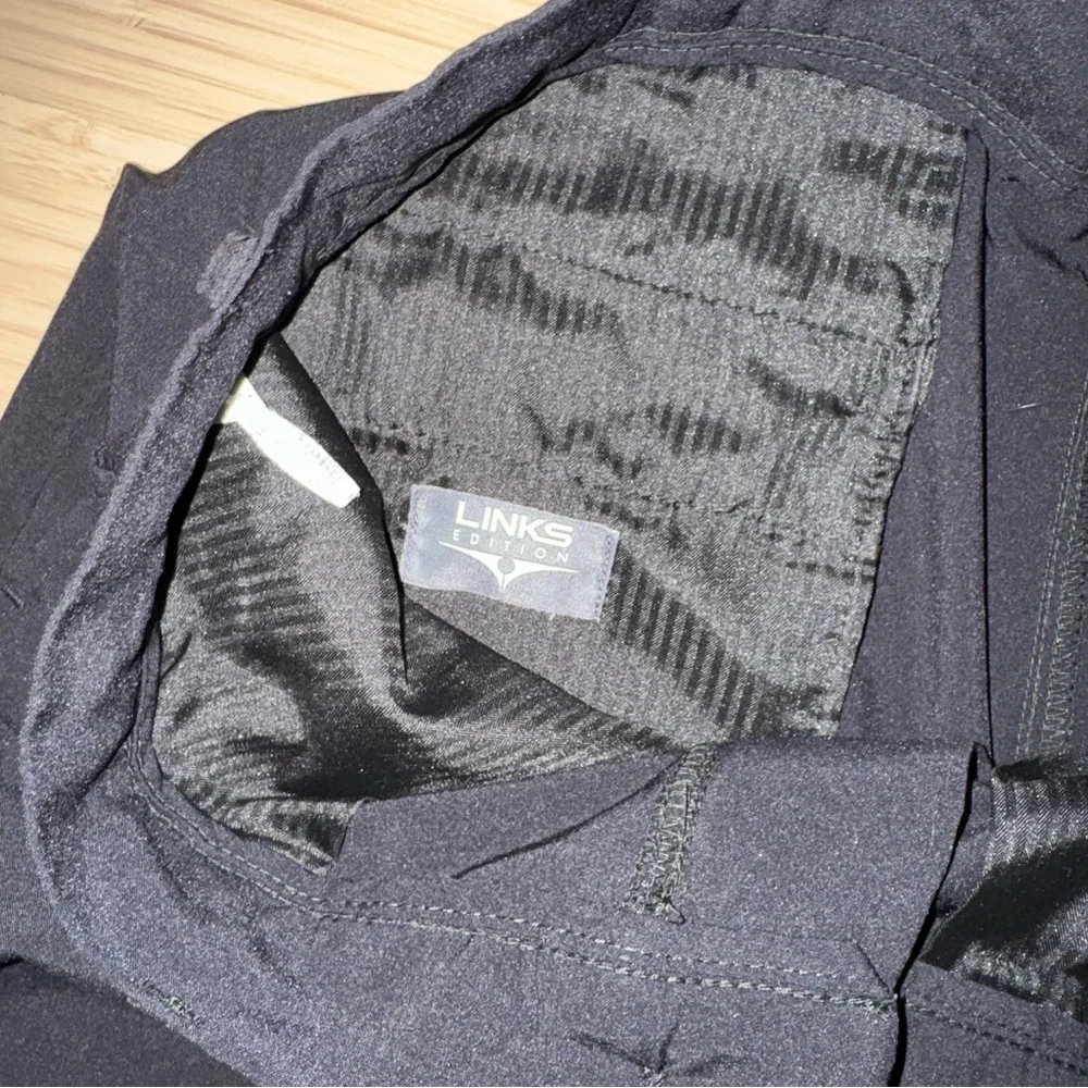 Classic Men's Black golf Shorts size 34